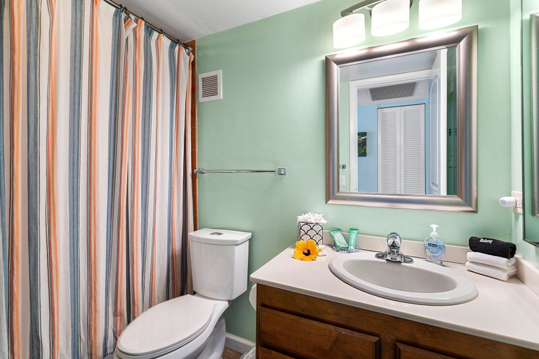 Bathroom 4, Condo With Central AC - Partial Ocean View - Concierge - Near Magic Sands Beach - Vrkcv, Hawaii