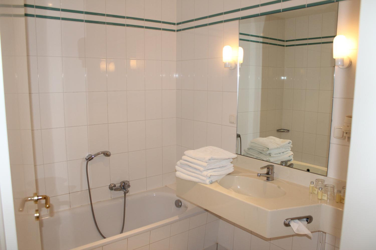 Bathroom 3, Lauenburger Muhle, Herzogtum Lauenburg