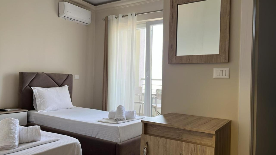 Bedroom 2, Hotel DEMOLI, Pogradecit
