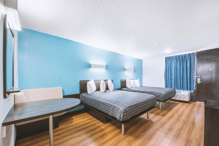 Bedroom 4, Americas Best Value Inn Beeville, Bee