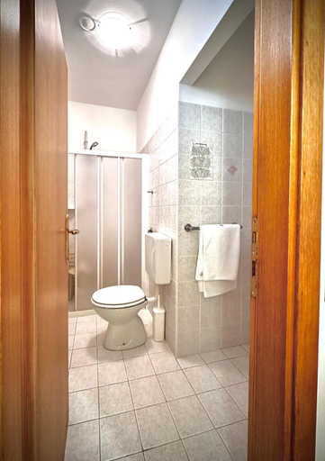 Bathroom 4, Hotel La Parigina, Udine
