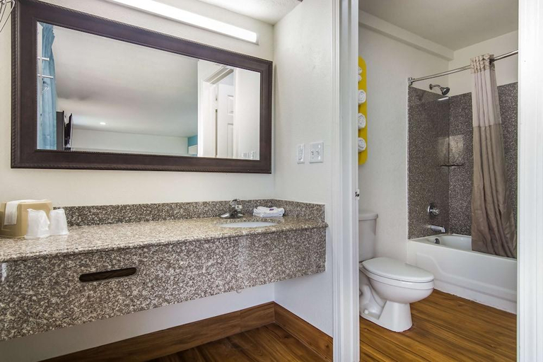 Bathroom 5, Super 8 Pensacola - N.A.S. / Corry Area, Escambia
