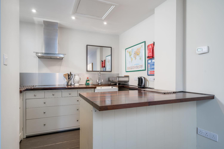 Others 5, Stylish 2 Bed in Central London, sleeps 6, London