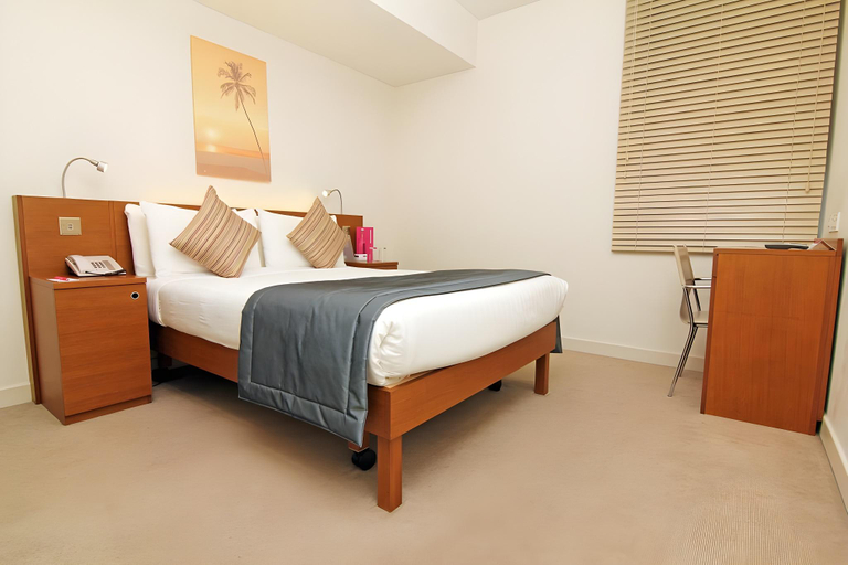 Bedroom 2, The Memoir Club, London
