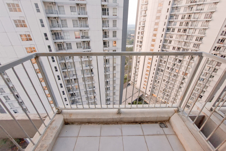 Balcony, Cozy Studio At Casa De Parco Apartment, Tangerang