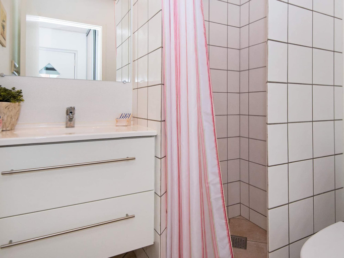 Bathroom 3, 4 Star Holiday Home in Juelsminde, Hedensted