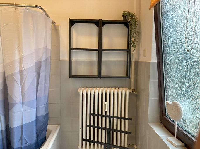 Bathroom 2, Appartement am Walle-Center 1 OG, Bremen