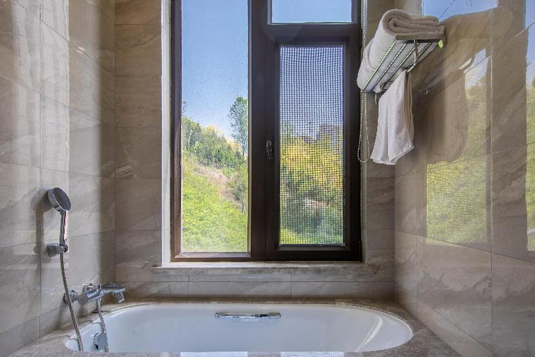 Bathroom 3, Grand Madison Hotel Ji'nan Hanyu Jingu, Jinan