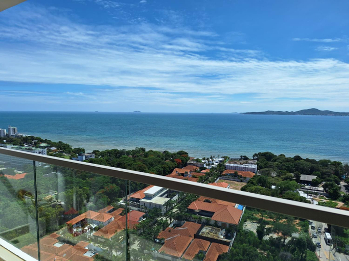Others 5, The Peak Towers sea view apartments, soi Kasetsin, Pattaya