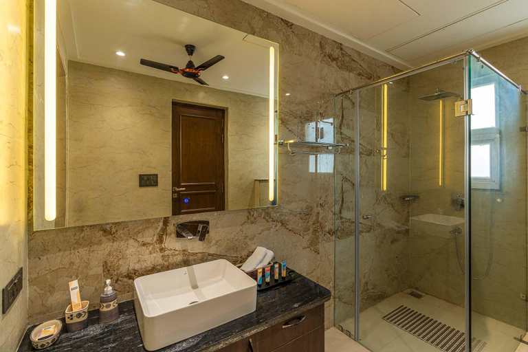 Bathroom 4, StayVista at The Francolin Farm with Pool &Jacuzzi, Gurgaon