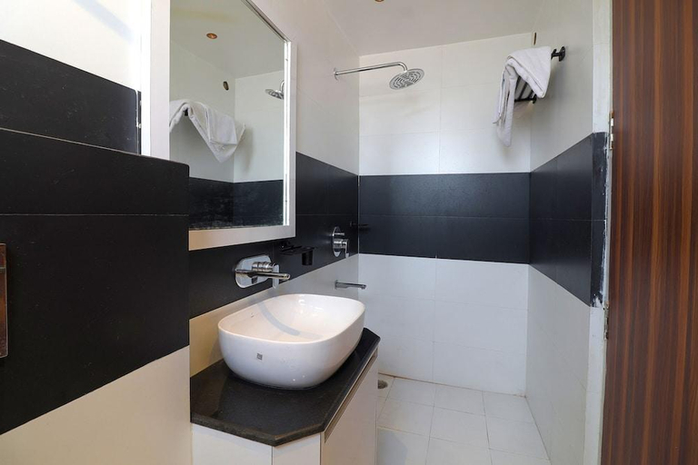 Bathroom 4, FabHotel Grand Arya, Patna