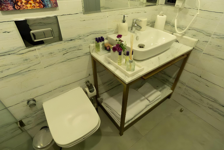 Bathroom 4, Malta Bosphorus Hotel, Beşiktaş