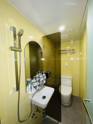 Bathroom 4, Uhoostay Myeongdong, Jung