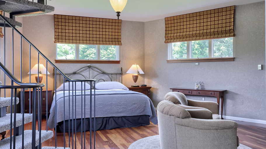 Bedroom 2, Twin Pine Manor Bed & Breakfast, Lancaster