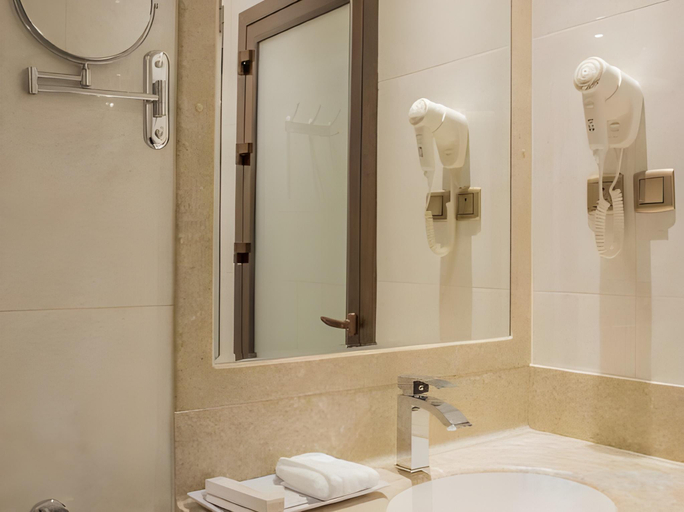 Bathroom 3, Nourmina Al Sharq Serviced Apartments, Dammam