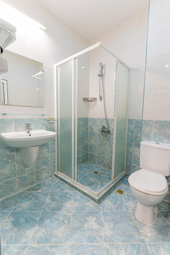 Bathroom 4, Hotel Montecito, Stolichna
