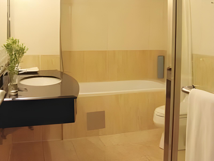 Bathroom 3, Park Hotel, Taoyuan