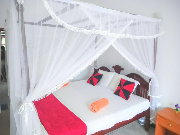 Bedroom 2, Near Beach Rest Apartments, Habaraduwa