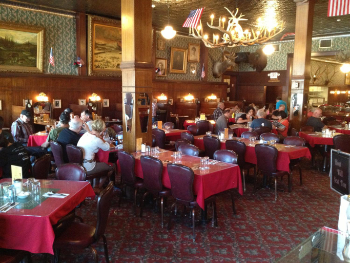 Food & Drinks 3, Irma Hotel, Park