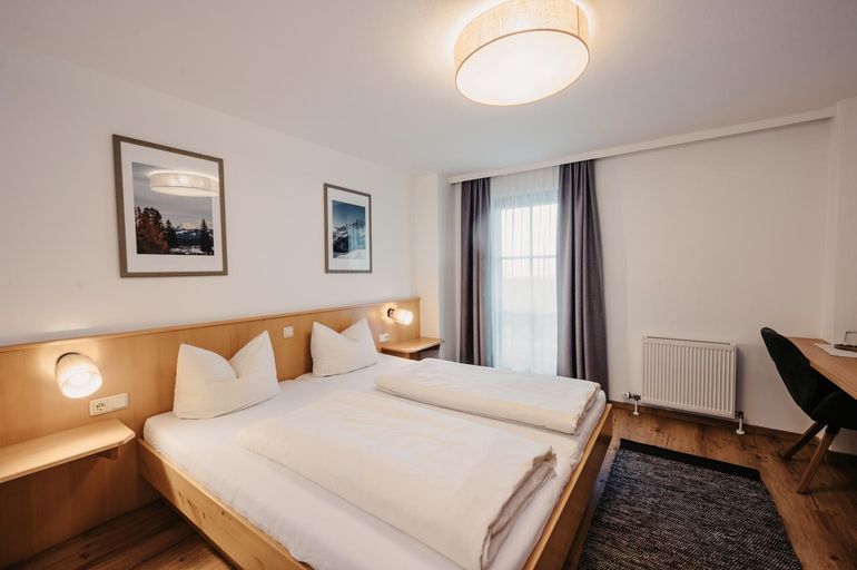 Bedroom 2, Alpengasthof-Hotel Kopphutte, Sankt Johann im Pongau