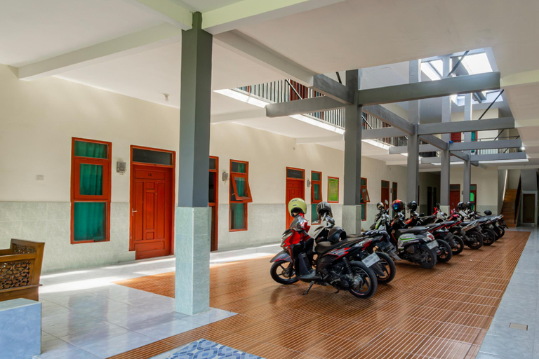 Others 2, SPOT ON 93965 Ibrahim Guest House Syariah, Kediri