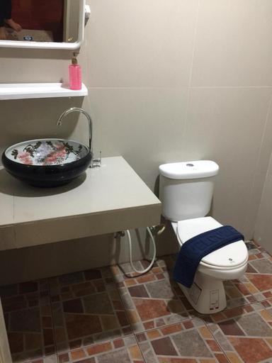 Bathroom 4, RoomQuest Amphawa VaylaSamran, Amphawa
