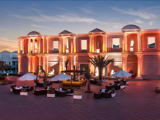 Exterior & Views