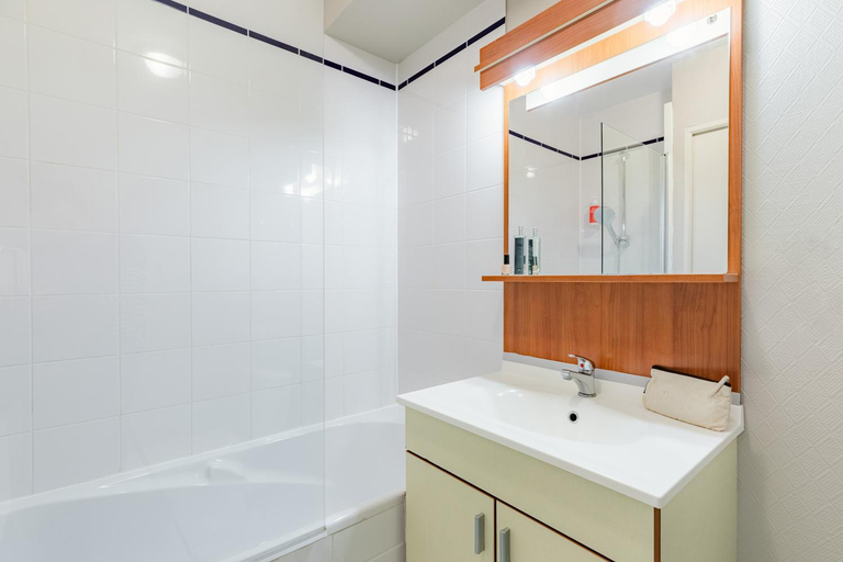 Bathroom 3, Appart'City Confort Nantes Cité Des Congrès, Loire-Atlantique