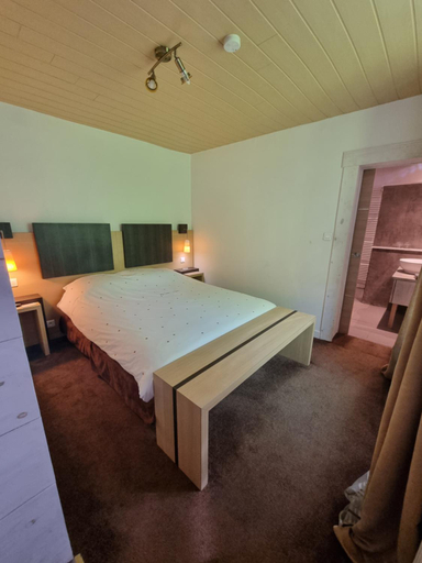 Bedroom 2, Les Grands Frenes, Moselle