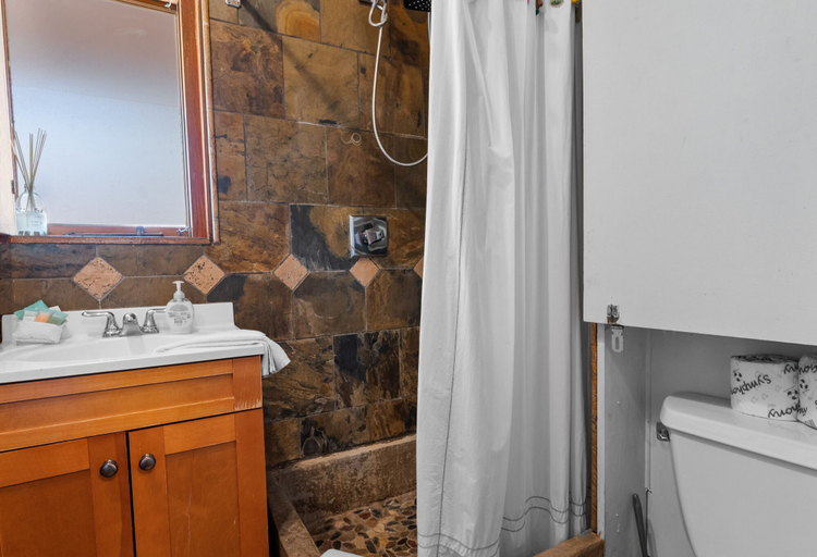 Bathroom, Clerestory Cottage, San Bernardino