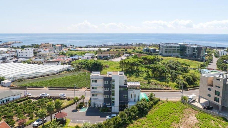 Others 5, Amantov Pension, Seogwipo