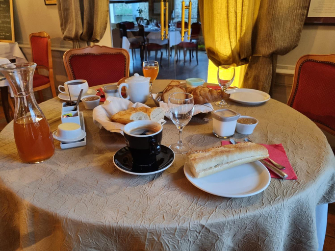 Food & Drinks 5, Logis Hotel Restaurant LE COCHON D'OR, Eure
