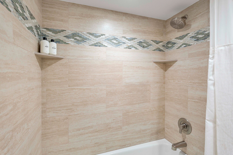 Bathroom 3, Easy Walk to Village - Air-conditioning - Ocean View - Wifi - Vrkcv, Hawaii