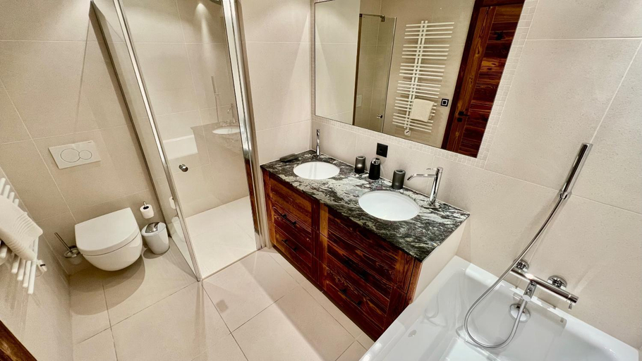 Bathroom 5, Nendaz 4 Vallees and SPA, Conthey