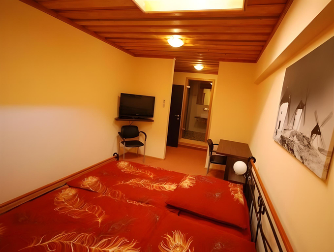 Bedroom 2, Moving Rooms, Neunkirchen
