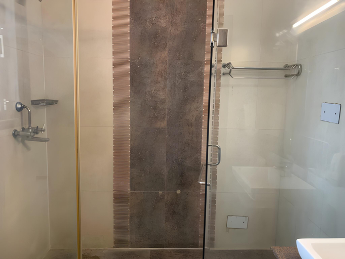 Bathroom 4, Rivlet Premium, Delhi