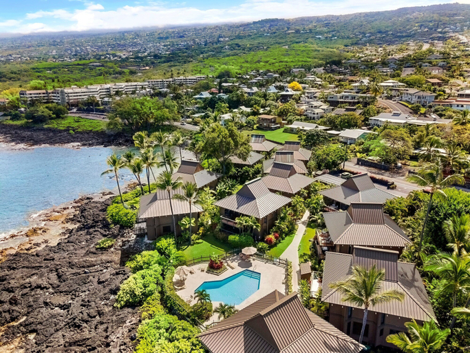 Exterior 2, Beautiful Oceanfront - Air-conditioned - Sleeps 6 - Walk to Beach - Vrkcv, Hawaii