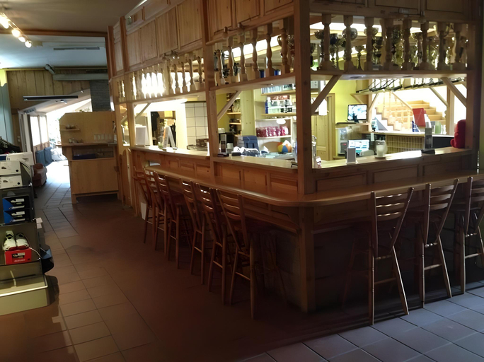 Food & Drinks 4, Moving Rooms, Neunkirchen