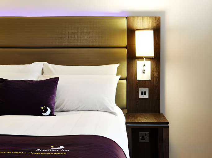 Bedroom 2, Premier Inn Bradford North - Bingley, Bradford