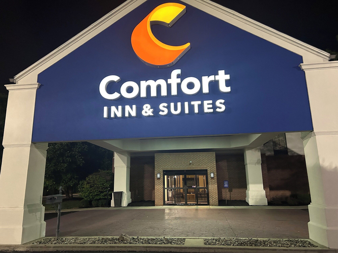 Exterior & Views 2, Comfort Inn & Suites Toledo North, Lucas