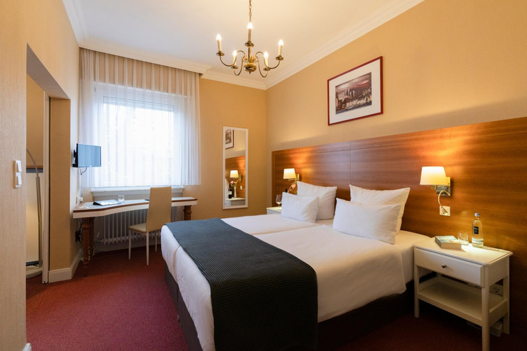 Bedroom 2, Hotel Kleiner Riesen, Koblenz