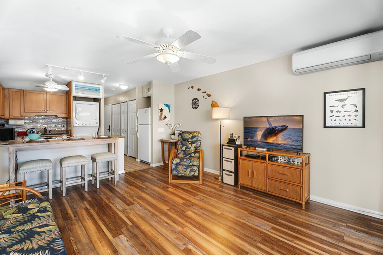 Living area 3, AC - Top Floor Corner Unit - Ocean View- Vrkcv, Hawaii
