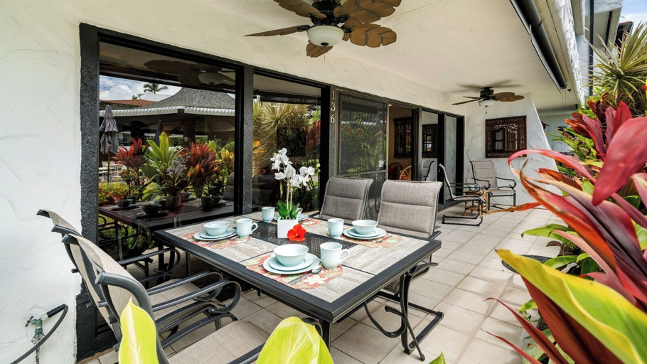 Outdoor dining 5, Newly Remodeled - Ocean View - AC - Ground Floor - Vrkcv, Hawaii