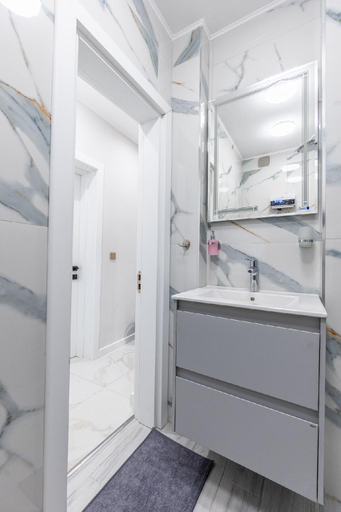 Bathroom 2, Vitoshka Luxury: 2-BR Retreat, Stolichna