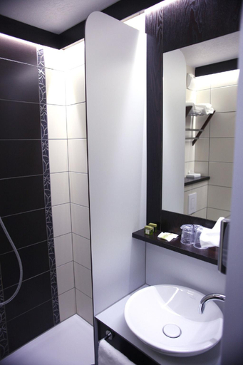 Bathroom 4, Cottage Logis Hotel - Restaurant, Esch-sur-Alzette