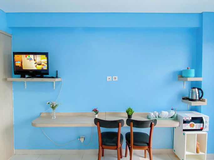 Room 4, Blue Accent Studio (No Kitchen) At Elvis Tower Apartment, Cikarang