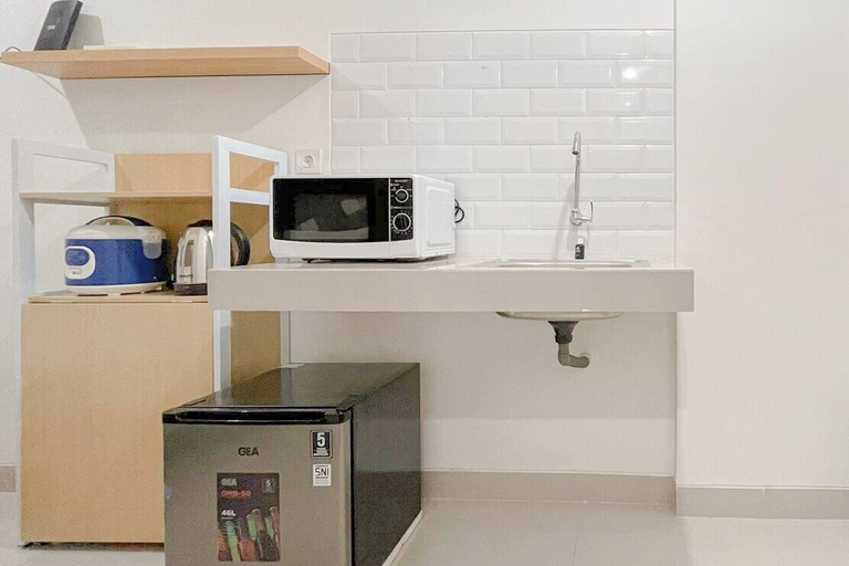 Room 3, Practical Studio (No Kitchen) Near Unhas Bandaraya - Tallasa City Makassar Apartment, Makassar