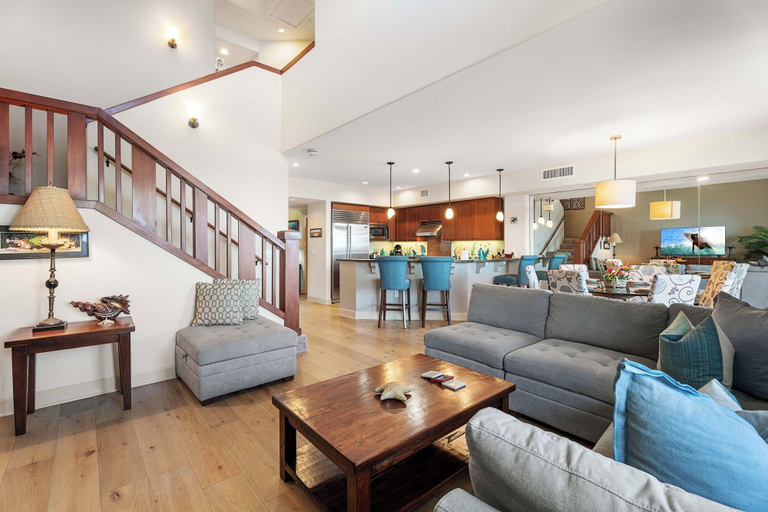 Living area 5, Direct Ocean Front - AC - Concierge Included - Ocean Viewing Lanai & Near Shops! -vrkcv, Hawaii