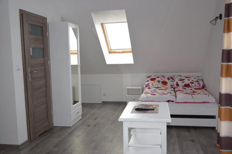 Others 3, Noclegi u Eweliny, Kielce