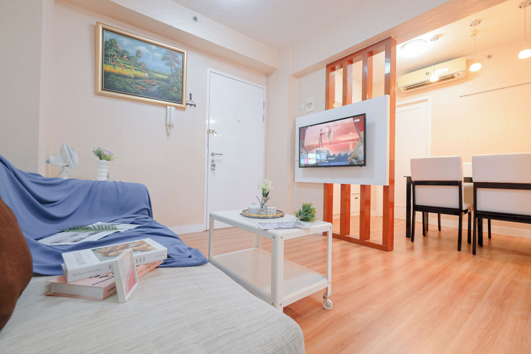 Living area 2, Combined 1Br At Green Bay Pluit Apartment, Jakarta Utara